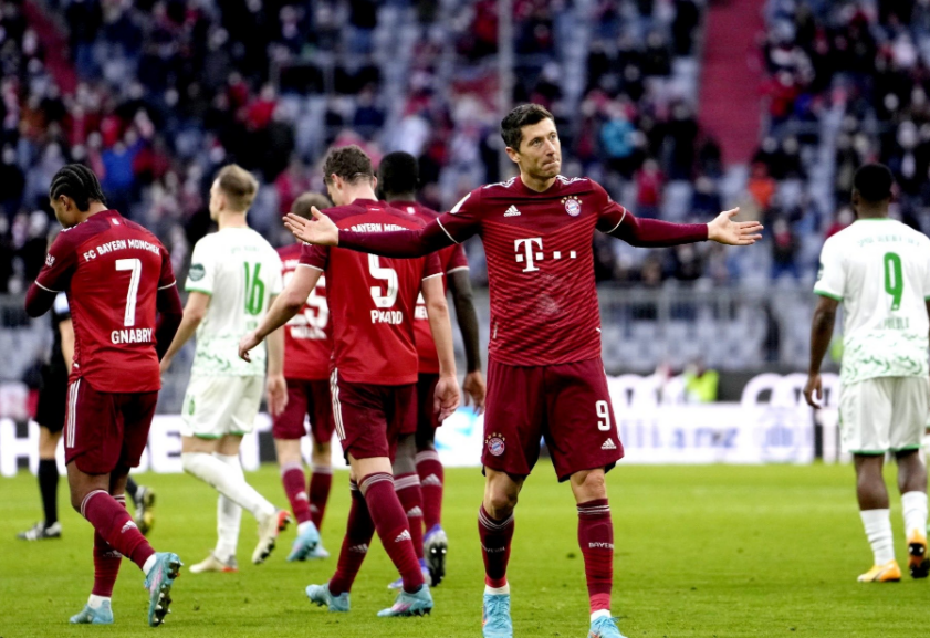  德甲关键战走向成谜，纽约尼克斯手感冰凉，气氛紧张，球队文化被再次提及