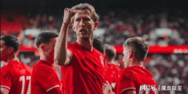 爱游戏在线 -今晚荷甲焦点战；法兰克福伤情更新；震撼外界；训练强度明显提升的简单介绍