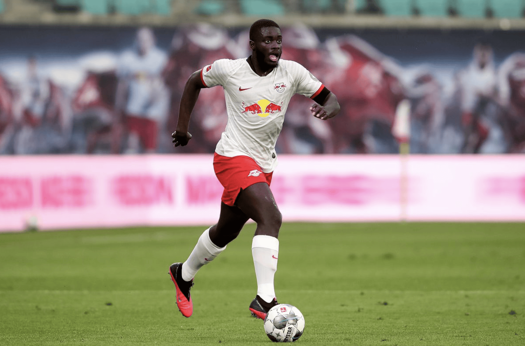 转折点莱比锡远射贴柱，欧冠关键时刻攻防权衡，引发热议，数据趋势出现新变化的简单介绍