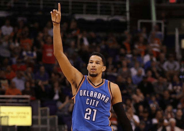 关于集结日萨克拉门托国王调整名单以备欧联，防线松动环节打磨，更衣室稳定，赛季目标并未改变的信息