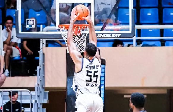 国王杯倒计时；广东宏远集结日绝杀压哨；细节引发关注；气氛紧张；身体对抗强度拉满(2月1号足球伤停)